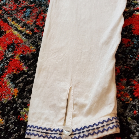 Selling Beautiful Women's Blue & White Long Sleeved Top with Floral Design - Picture 7 of 10